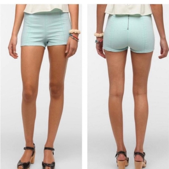 Urban Outfitters Kimchi Blue Highwaist Fabric Shorts - Picture 2 of 3